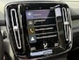 Volvo XC40 1.5 T5 Recharge R-Design / Automaat / NL-Auto / Dealer-Onderhouden / Open/Panodak / Leder-Alcantara / Harman-Kardon / Digitaal Dashboard / Keyless / LED / DAB / Navi / Apple-Carplay&Android-Auto / 360 Graden Camera / Adaptieve Cruise-Control / Pilot-Assist / ELKTR-Achterklep / ELKTR-Wegklapbare Trekhaak / PDC / LMV 19'' / ENZ.