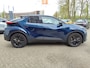 Toyota C-HR / C-HR+ 2.0 Plug-in Hybrid 220 GR SPORT PLUS TREKHAAK PANODAK HEAD-UP 360° CAMERA 18'' LM-VELGEN 4S-BANDEN EL-STOEL/ACHTERKLEP STOEL/STUURVERW NL-AUTO 1E-EIG