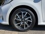 Toyota Yaris 1.5 Hybrid Dynamic | Apple Carplay+Android Auto | Clima | Adap.Cruise | Led Koplampen | Rijstrook+Licht+Regensensor | Achteruitrijcamera | Stoelverwarming | Mistlampen | Privacy Glass |16''lm