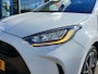 Toyota Yaris 1.5 Hybrid Dynamic | Apple Carplay+Android Auto | Clima | Adap.Cruise | Led Koplampen | Rijstrook+Licht+Regensensor | Achteruitrijcamera | Stoelverwarming | Mistlampen | Privacy Glass |16''lm