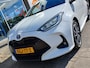 Toyota Yaris 1.5 Hybrid Dynamic | Apple Carplay+Android Auto | Clima | Adap.Cruise | Led Koplampen | Rijstrook+Licht+Regensensor | Achteruitrijcamera | Stoelverwarming | Mistlampen | Privacy Glass |16''lm