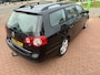 Volkswagen Passat Variant 1.6 FSI Highline Business | €250,- KORTING | 6vers