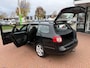 Volkswagen Passat Variant 1.6 FSI Highline Business | €250,- KORTING | 6vers