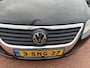 Volkswagen Passat Variant 1.6 FSI Highline Business | €250,- KORTING | 6vers