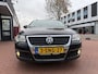 Volkswagen Passat Variant 1.6 FSI Highline Business | €250,- KORTING | 6vers