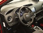 Toyota Yaris 1.5 Hybrid Bi-Tone - PANORAMADAK - KEYLESS ENTRY/START - ACHTERUITRIJCAMERA - NAVIAGTIE - BLUETOOTH TELEFOONVOORBEREIDING - CRUISE CONTROL - CLIMATE CONTROL - LICHTMETALEN VELGEN - BOTS PREVENTIE SYSTEEM