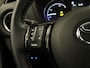 Toyota Yaris 1.5 Hybrid Bi-Tone - PANORAMADAK - KEYLESS ENTRY/START - ACHTERUITRIJCAMERA - NAVIAGTIE - BLUETOOTH TELEFOONVOORBEREIDING - CRUISE CONTROL - CLIMATE CONTROL - LICHTMETALEN VELGEN - BOTS PREVENTIE SYSTEEM