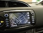 Toyota Yaris 1.5 Hybrid Bi-Tone - PANORAMADAK - KEYLESS ENTRY/START - ACHTERUITRIJCAMERA - NAVIAGTIE - BLUETOOTH TELEFOONVOORBEREIDING - CRUISE CONTROL - CLIMATE CONTROL - LICHTMETALEN VELGEN - BOTS PREVENTIE SYSTEEM