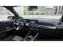 Mercedes-Benz EQB 250+ Business Solution Luxury | Panoramadak | Dodehoekassistent | Stoelverwarming | Sfeerverlichting | Apple CarPlay | Android Auto | Verschuifbare Stoelen Achter | Elektrische Achterklep | Elektrisch Inklapbare Buitenspiegels | Achteruitrijcamera | Parkeersensoren