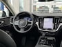 Volvo V60 2.0 T8 Plug-in hybrid AWD Ultra Dark | SOH 100% | Stoelverwarming V+A | Panoramadak | Apple Carplay/Android Auto | Harman/Kardon | 360 camera | HUD | LED | DAB |