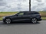 Volvo V60 2.0 T8 Plug-in hybrid AWD Ultra Dark | SOH 100% | Stoelverwarming V+A | Panoramadak | Apple Carplay/Android Auto | Harman/Kardon | 360 camera | HUD | LED | DAB |