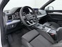 Audi Q5 55 TFSI e quattro Competition 32.000KM! |PANO| ELEKTRISCHE TREKHAAK| ELEK. ACHTERKLEP |MASSAGE| ADAPTIVE CRUISE| CAMERA| NET ONDERHOUD GEHAD RIJKLAAR INCL. 12 MND BOVAG GARANTIE| SFEERVERLICHTING