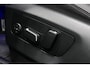 BMW 5-Serie 530e M Sport Edition / M5 Look / M Sport Bodykit / Panoramadak / Stoelkoeling & -verwarming / Iconic Glow / Harman Kardon / Elektr. verstelbare voorstoelen (links memory) / HUD / Rondomzichtcamera / Apple Carplay - Android Auto / Achterbank verwarming / Dodehoekdetectie / 21'' LMV / Achteruitrijcamera / Shadow Line