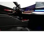 BMW 5-Serie 530e M Sport Edition / M5 Look / M Sport Bodykit / Panoramadak / Stoelkoeling & -verwarming / Iconic Glow / Harman Kardon / Elektr. verstelbare voorstoelen (links memory) / HUD / Rondomzichtcamera / Apple Carplay - Android Auto / Achterbank verwarming / Dodehoekdetectie / 21'' LMV / Achteruitrijcamera / Shadow Line