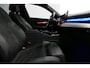 BMW 5-Serie 530e M Sport Edition / M5 Look / M Sport Bodykit / Panoramadak / Stoelkoeling & -verwarming / Iconic Glow / Harman Kardon / Elektr. verstelbare voorstoelen (links memory) / HUD / Rondomzichtcamera / Apple Carplay - Android Auto / Achterbank verwarming / Dodehoekdetectie / 21'' LMV / Achteruitrijcamera / Shadow Line
