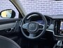 Volvo V90 2.0 T8 Plug-in hybrid AWD Ultra Dark | SOH: 100% | 4 seizoen banden | Extra getint glas | Gelaagd glas | Trekhaak | Luchtvering | Bowers & Wilkins | Massage | Stoel Koeling | 360° Camera | Adaptieve cruise | Stoel/stuur verwarming |