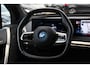 BMW iX xDrive40 High Executive 77 kWh / SoH 95,9% / Trekhaak / Panoramadak / 360Camera / Head-up / Leder / Softclose / Harman Kardon / 21'' / Keyless / Stoelventilatie+Verwarming / Stuurverwarming / Dodehoek / DAB / ACC