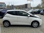 Toyota Aygo X X-PLAY 5-DEURS NAVI 4S-BANDEN AIRCO CAMERA BLUETOOTH EL-RAMEN/SPIEGELS NL-AUTO