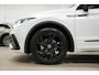 Volkswagen Tiguan 1.5 TSI R-Line * Virtual - HUD - Black Style - Camera - Keyless - IQ Light - Blind Spot *