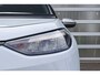 Volkswagen ID.3 204pk First 58 kWh Pro Performance | Navigatie | Apple CarPlay & Android Auto | 18" Velgen East Derry