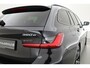 BMW 3-Serie Touring 320e M Sport | SOH 90.7% | Facelift | Shadow Line | Curved display | Adapt. Cruise | Nav + CarPlay | Elek. Klep | Sfeerverlichting | LED | Stoelverw. | PDC