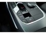BMW 3-Serie Touring 320e M Sport | SOH 90.7% | Facelift | Shadow Line | Curved display | Adapt. Cruise | Nav + CarPlay | Elek. Klep | Sfeerverlichting | LED | Stoelverw. | PDC