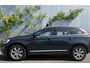 Volvo XC60 2.0 T5 FWD Summum | Trekhaak | Panoramadak | Harman Kardon Audio | Lederen Sportstoelen | BLIS | Cruise Control Adaptief | Parkeerverwarming | Keyless Entry | Bi-Xenon Adaptief | Stoelverhogers