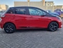 Toyota Yaris 1.5 Hybrid Dynamic Red
