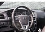 Volvo V40 2.0 T2 R-Design | Navigatie | Harman Kardon Audio | Achteruitrijcamera | Parkeersensoren | Stoelverwarming | Verwarmde Voorruit