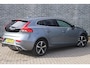 Volvo V40 2.0 T2 R-Design | Navigatie | Harman Kardon Audio | Achteruitrijcamera | Parkeersensoren | Stoelverwarming | Verwarmde Voorruit