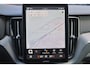 Volvo XC60 T6 Recharge AWD Plus Black Edition - Panorama/schuifdak - IntelliSafe Assist & Surround - 360º Camera - Harman Kardon audio - Adaptieve LED koplampen - Verwarmde voorstoelen, stuur & achterbank - Parkeersensoren voor & achter - Elektr. bedienb. voorstoelen met geheugen - Head up display - Draadloze tel. lader - Extra getint glas - Semi elektr. inklapbare trekhaak - 21" LMV