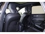 Volvo XC60 T6 Recharge AWD Plus Black Edition - Panorama/schuifdak - IntelliSafe Assist & Surround - 360º Camera - Harman Kardon audio - Adaptieve LED koplampen - Verwarmde voorstoelen, stuur & achterbank - Parkeersensoren voor & achter - Elektr. bedienb. voorstoelen met geheugen - Head up display - Draadloze tel. lader - Extra getint glas - Semi elektr. inklapbare trekhaak - 21" LMV
