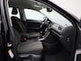 Volkswagen T-Roc 1.5 TSI Style Business 150 PK| Origineel Nederlands | 1e Eigenaar | Trekhaak | Navigatie | Parkeersensoren | Achteruitrijcamera