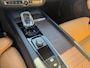 Volvo XC60 2.0 Recharge T8 AWD Inscription l Luchtvering l Trekhaak l Massage l Stoel ventilatie