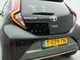 Toyota Aygo X 1.0 VVT-i S-CVT Premium | Apple Carplay | Bluetooth | Achteruitrij camera | Parkeersensoren voor en achter | Voorstoelen verwarmd | Cruise control | Connected services |