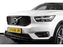 Volvo XC40 1.5 T5 Recharge R-Design | S/K-Panodak | Elek. Trekhaak | Harman/Kardon | Dig. Cockpit | Cruise | Winterpakket | 360 Camera | NAV + App. Connect | ECC | Elek. Klep | LM 19" |