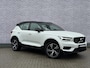 Volvo XC40 Plug-in Hybrid T5 R-Design | Adaptive cruise control | Harman Kardon audio | Stoel- en stuurverwarming | Elektrische stoelverstelling | Achteruitrijcamera | Voorruitverwarming | Parkeersensoren voor + achter | Dode hoek detectie BLIS |