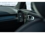 Volvo XC40 Plug-in Hybrid T5 R-Design | Adaptive cruise control | Harman Kardon audio | Stoel- en stuurverwarming | Elektrische stoelverstelling | Achteruitrijcamera | Voorruitverwarming | Parkeersensoren voor + achter | Dode hoek detectie BLIS |