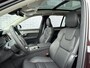 Volvo XC90 2.0 T8 Plug-in hybrid AWD Ultra Dark | Adaptieve Cruise Control | Luchtvering | Trekhaak | Panoramadak | Bowers & Wilkins Audio | Nappa Lederen Bekleding | Stoel-/Stuurverwarming | 360 Parkeercamera | 22" Velgen |