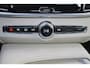 Volvo S90 T5 Momentum - LED koplampen - Lederen bekleding - Elektrisch verstelbare bestuurderstoel - Parkeersensoren v/a - Parkeercamera - Verwarmbare voorstoelen - Apple® CarPlay