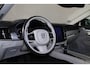 Volvo S90 T5 Momentum - LED koplampen - Lederen bekleding - Elektrisch verstelbare bestuurderstoel - Parkeersensoren v/a - Parkeercamera - Verwarmbare voorstoelen - Apple® CarPlay
