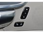 Volvo S90 T5 Momentum - LED koplampen - Lederen bekleding - Elektrisch verstelbare bestuurderstoel - Parkeersensoren v/a - Parkeercamera - Verwarmbare voorstoelen - Apple® CarPlay