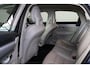 Volvo S90 T5 Momentum - LED koplampen - Lederen bekleding - Elektrisch verstelbare bestuurderstoel - Parkeersensoren v/a - Parkeercamera - Verwarmbare voorstoelen - Apple® CarPlay