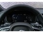 Volvo V60 2.0 T6 Plug-in hybrid AWD Plus Dark | Elektrisch verstelbare stoelen | Harmon Kardon | Sportstoelen| Elektrisch inklapbare Trekhaak | 360 Camera | Verwarmbare Voorruit |