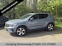 Volvo XC40 1.5 T5 Plug-in hybrid Plus Dark . ACCU 90% . TREKHAAK . DODE HOEKDETECTIE . HARMAN KARDON . STUUR & STOELVERWARMING .