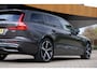 Volvo V60 2.0 B3 Plus Dark|Rijklaar!|PilotAssist|ACC|Camera|Trekhaak|Winterpakket|Carplay|Keyless
