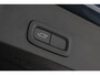 Volvo XC40 T4 Inscription | Trekhaak uitklapbaar (semi-elektrisch) | Parkeercamera | Verwarmbare Voorstoelen | Lederen Bekleding | Extra Getint Glas | 18'' Lichtmetalen Velgen | Navigatiesysteem full map + hard disk | Cruise Control | Bluetooth Telefonie & Multimedia | Start/stop systeem | Elektrisch bedienbare achterklep