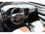 Volvo XC40 T4 Inscription | Trekhaak uitklapbaar (semi-elektrisch) | Parkeercamera | Verwarmbare Voorstoelen | Lederen Bekleding | Extra Getint Glas | 18'' Lichtmetalen Velgen | Navigatiesysteem full map + hard disk | Cruise Control | Bluetooth Telefonie & Multimedia | Start/stop systeem | Elektrisch bedienbare achterklep