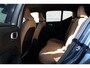 Volvo XC40 T4 Inscription | Trekhaak uitklapbaar (semi-elektrisch) | Parkeercamera | Verwarmbare Voorstoelen | Lederen Bekleding | Extra Getint Glas | 18'' Lichtmetalen Velgen | Navigatiesysteem full map + hard disk | Cruise Control | Bluetooth Telefonie & Multimedia | Start/stop systeem | Elektrisch bedienbare achterklep