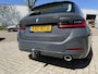 BMW 3-Serie Touring 320e Business Edition Plus | Automatische Trekhaak | Facelift | Adaptieve Cruise Control | Sportstoelen